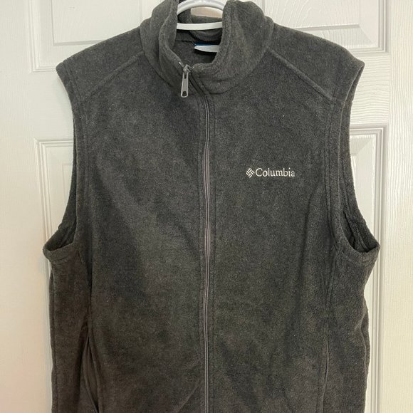 Columbia Zippered Vest - Picture 1 of 4